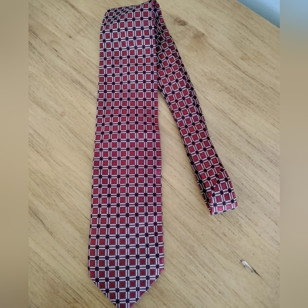Emeregildo Tie